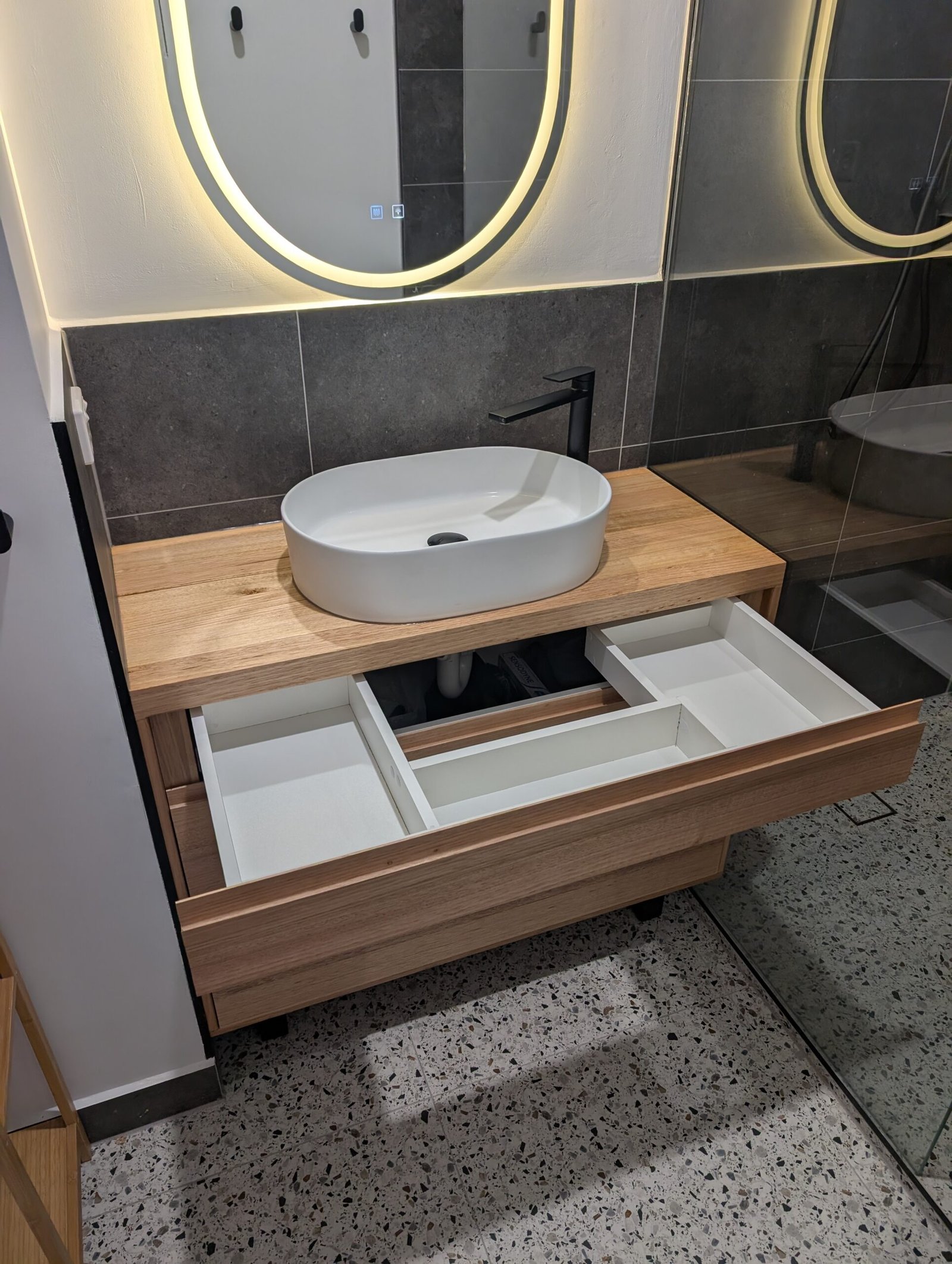 Custom drawer dividers open