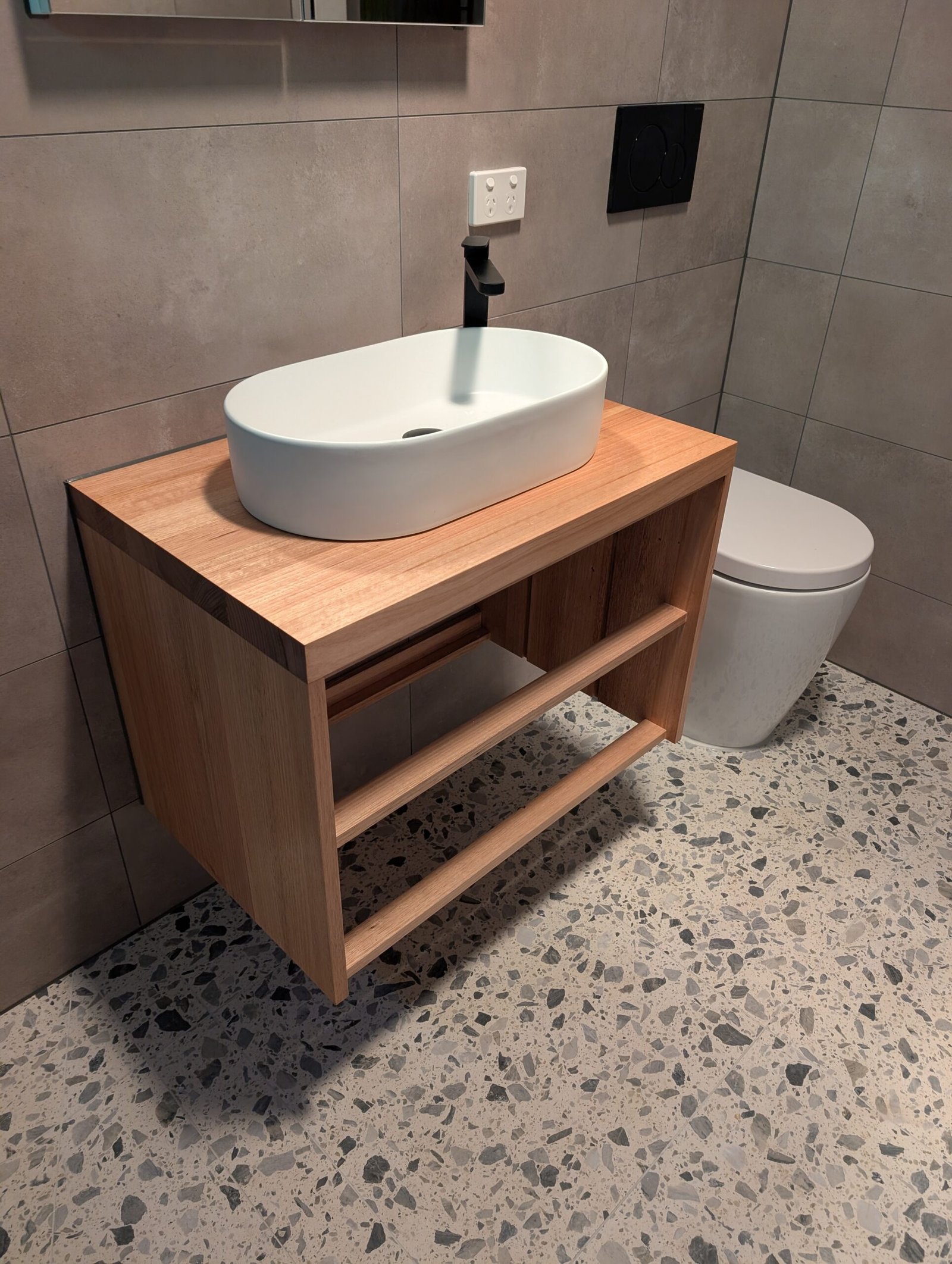 Wall-hung vanity in bathroom